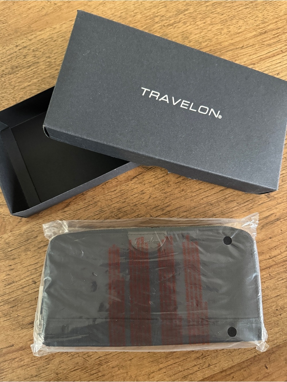 NWT Travelon Heritage RFID Blocking Zip Around Wallet - Black with Brown Logo
